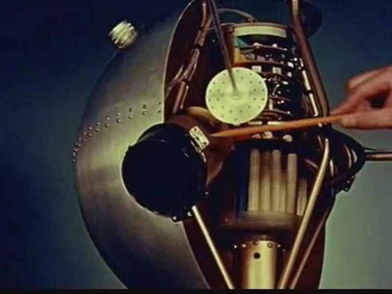 Datei:Eyes in Outer space 2.JPG